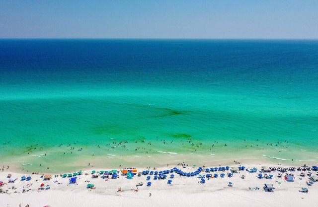 702 | Low Winter Rates! Beach + Pool + Tennis on Scenic 98!