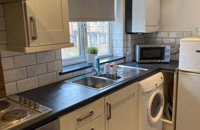 74 Wilson Street First floor 2 bedroom Apartment