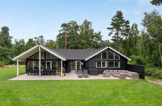8 bedroom lovely home in Frederiksværk