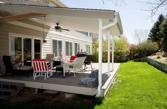 8 BR - 4 Full Baths - Sleeps 18 - Groups OK - 20 min to Denver or Boulder HUGE