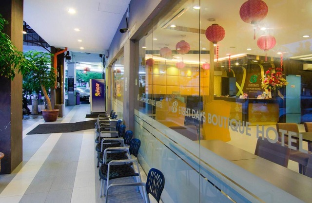 8 Days Boutique Hotel @ Mount Austin JB