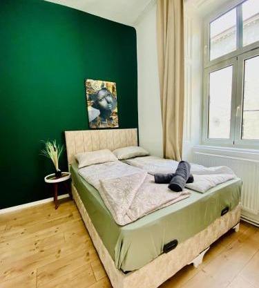 8 Fully Equipped Studio Apt w Terrace Margareten