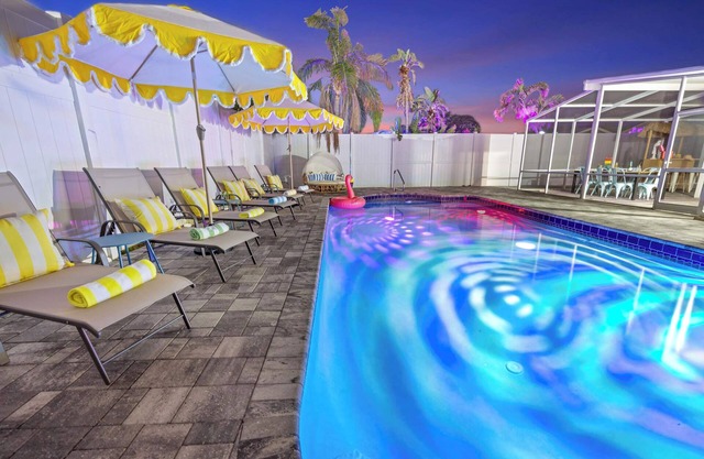 8 mi to AMI, Heated Pool, Game Room, Karaoke Room!