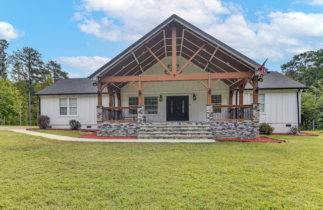 8 Mi to Jordan Lake: Spacious New Hill Home