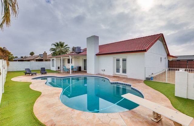 8 Mi to State Farm Stadium: Home w/Pool