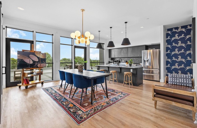 8 Min to Broadway-Rooftop Patio w City Views-Walkable