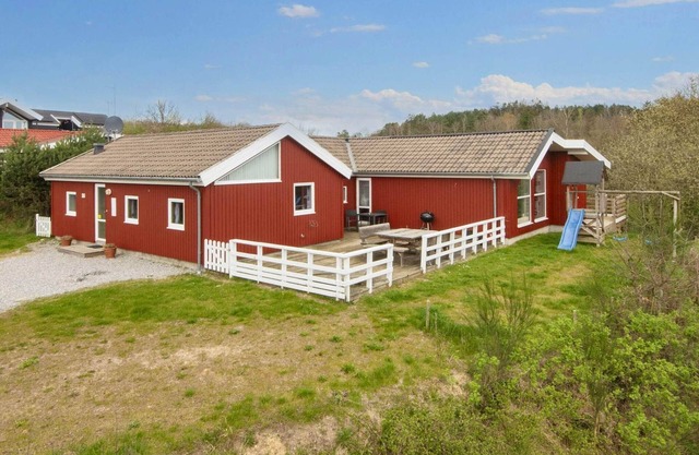 8 person holiday home in Ebeltoft-By Traum