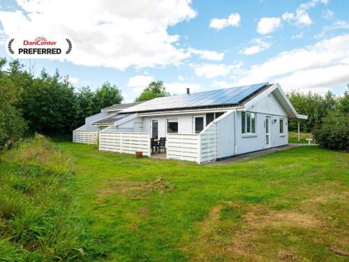 8 person holiday home in Ulfborg-By Traum
