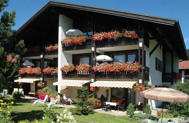 (9) Drei-Raum-Ferienwohnung 60qm, Bad/WC, 2 Extra-Schlafräume, Küche, Balkon