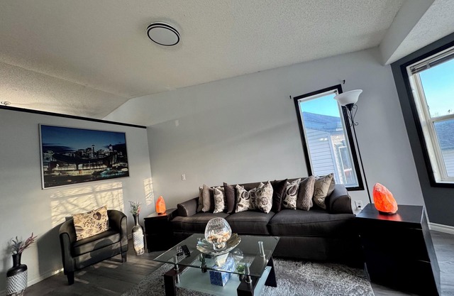9 min from airport | Amazing view | A/C | BBQ
