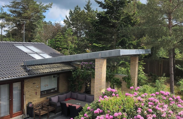 90 Meter fra Havet Ligger Dette Dejlige Sommerhus med Egen sti til Vandet