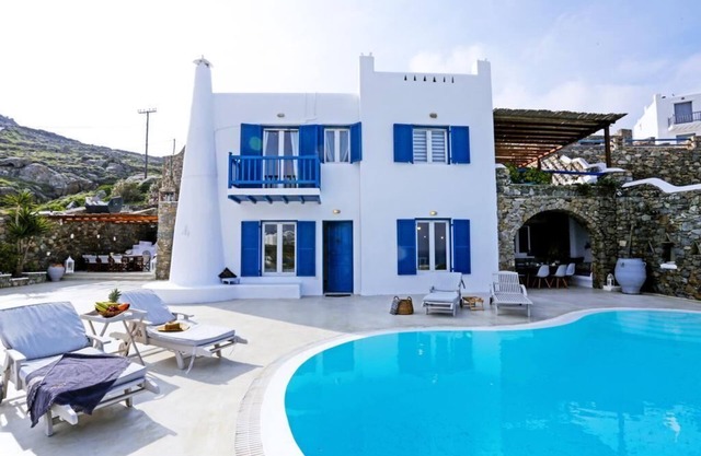 A comfortable Villa with sea view