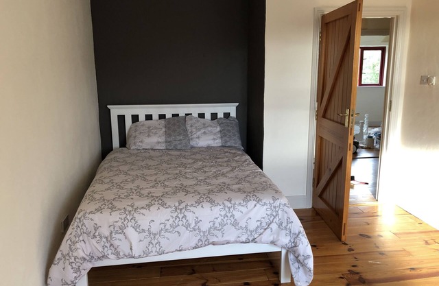 A cosy 4 bedroomed house in a quiet scenic setting in Murrisk, Mayo.
