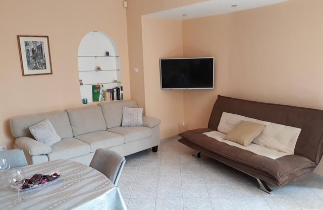 A Cozy Central Apartment With Two Bedrooms