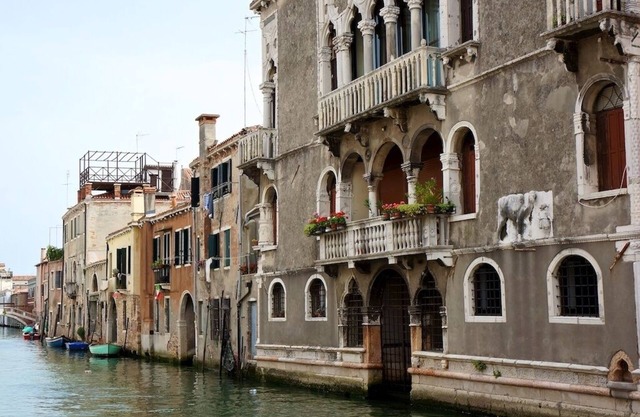 A Cozy Garden Refuge In Handy, Residential Venice