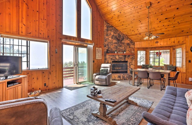 A-Frame Cali Cabin w/Unobstructed Valley Views!
