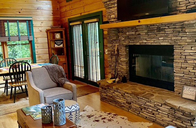 A-Frame of Mind! Cozy Banner Elk Cabin! A Favorite! Squeaky Clean and A+location
