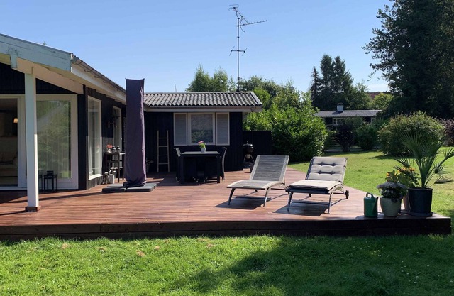 A gem of a holiday home close to both beach and town