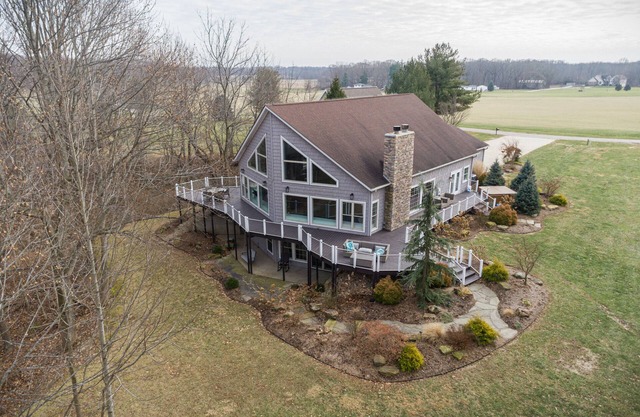 A Luxury Family Mill Creek Lake Retreat