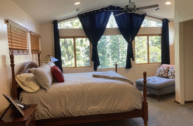 A newly remodeled, spacious home for your mountain getaway!