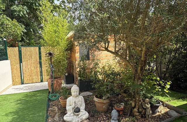 A quiet spot 5 minutes from Uzes with jacuzzi, swimming pool, hiking, cycling .