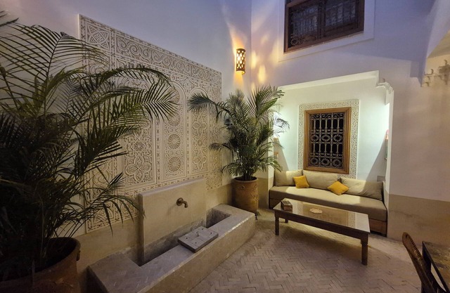 A REAL FAVORITE! Charm and comfort in the medina: exclusive 3-bedroom Riad.