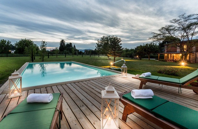 A Romantic Farmhouse with Pool in 10 mins walk away from the Walls of Lucca