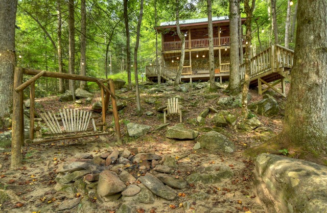 A Tranquil Place | Pet Friendly | Fish From Cabin | Fire Pit |