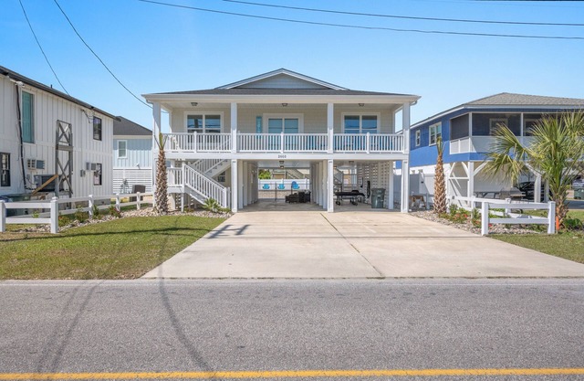 A Tropical Cabana-4BR House Close to Beach