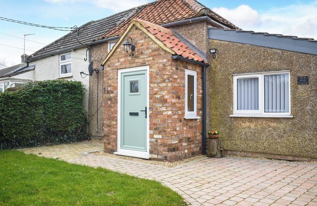 A truly lovely country cottage set in the heart of historic Norfolk.