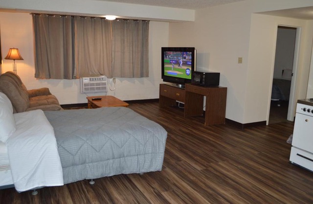 A1 Motel And Campground