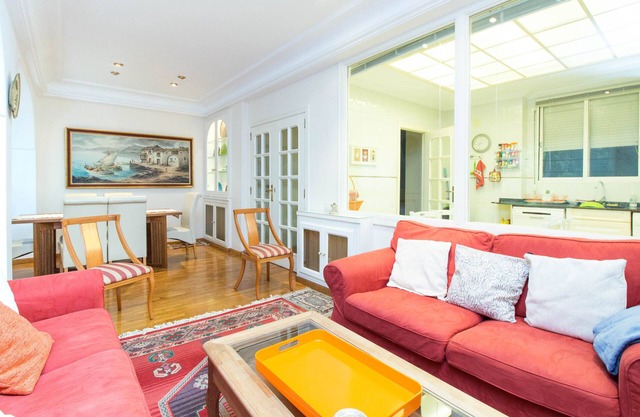 "ABASTOS" Luxury 3 bedroom Apart. Perfect for families. WIFI