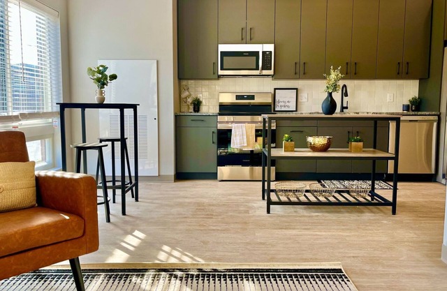 Abbey 2BD/1BA 1 - Two Bedroom Apartment, Sleeps 3