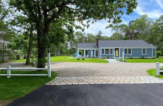 Absolute Gorgeous 6 BR Home w/3-Min Walk to Beach!