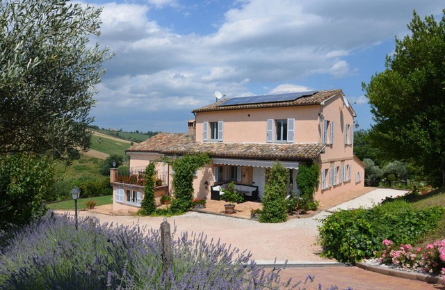 Absolute tranquility in the hills of Le Marche