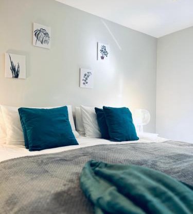 Absolutely Beautiful Hemel Hempstead 2-bedroom for 1-5 Guests - contractors welcome