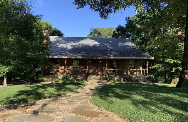 Acadian Farms Southern Farmhouse Cabin