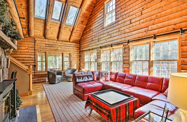 Accord Vacation Rental w/Pool & Hot Tub!