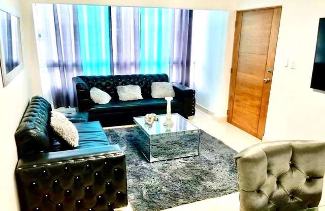 Acogedor apartment , seguridad las 24 horas , Cibao International Airport 8 minutos, Centro de Santiago 10 Minutos , Tamboril la capital mundial del cigarro 10 minutos