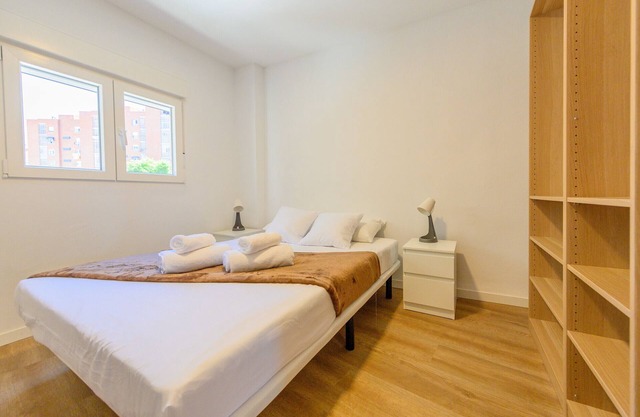 Acogedora habitación con cama doble cerca al Polideportivo Los Cantos en Alcorcón SAP35B