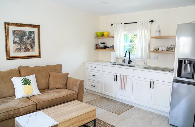 Adorable 1 bedroom guest house in downtown WPB