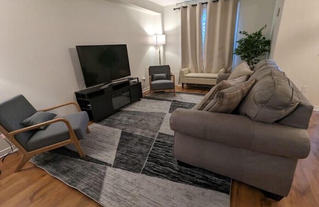 Adorable 4 bed,2.5 bath house.n