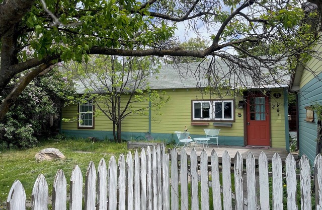 Adorable cottage-desirable Missoula Riverfront