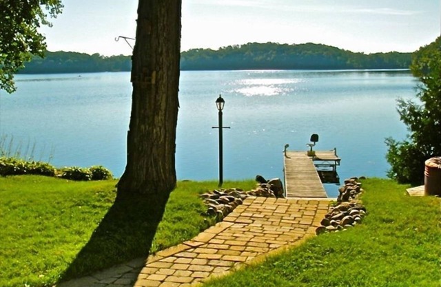 Adorable Family Cabin near Detroit Lakes on peaceful, clean Trowbridge Lake