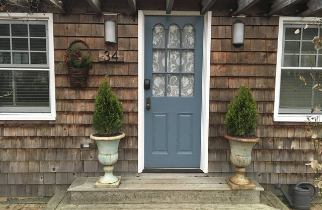 Adorable Rose Cottage in Village of Sperryville