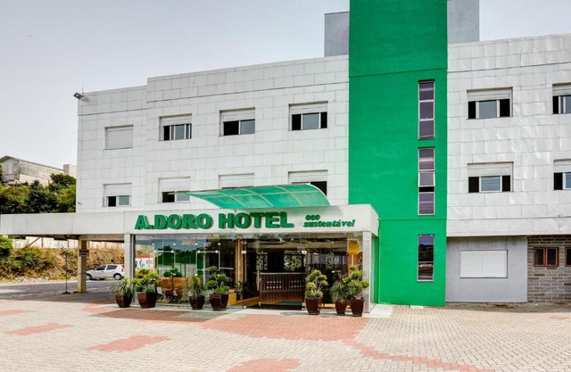 Adoro Hotel