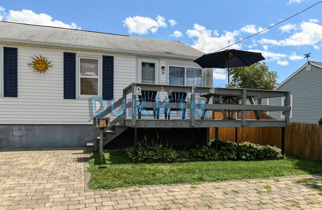 Affordable Duplex, Close to Beach, Spacious Deck