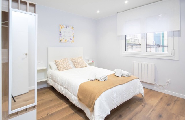 AG Flat Lirio in the center of Cangas