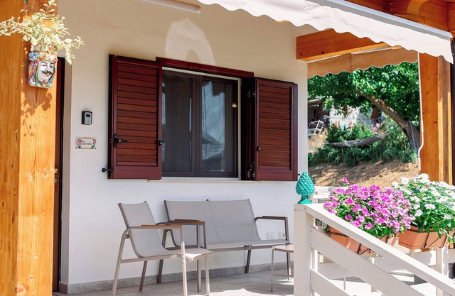 Agritourism. Accommodation x 2+1 persons with outdoor kitchen. Garden view