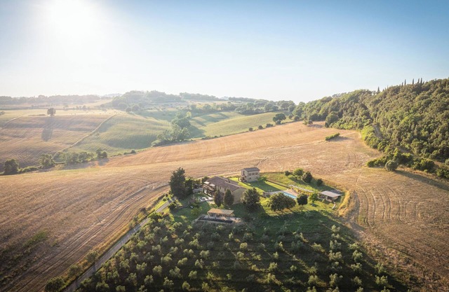 Agriturismo San Carlo-I Reucci Apartment Bilo, swimming pool, wifi, garden